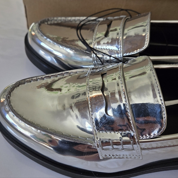 Worthington Metallic Silver Women's Ellen Loafers - Picture 5 of 10